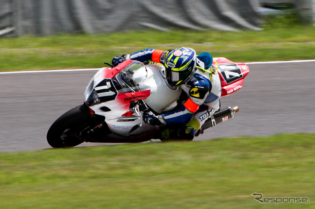 鈴鹿8時間耐久ロードレース2011