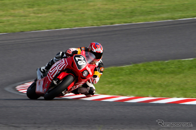 鈴鹿8時間耐久ロードレース2011