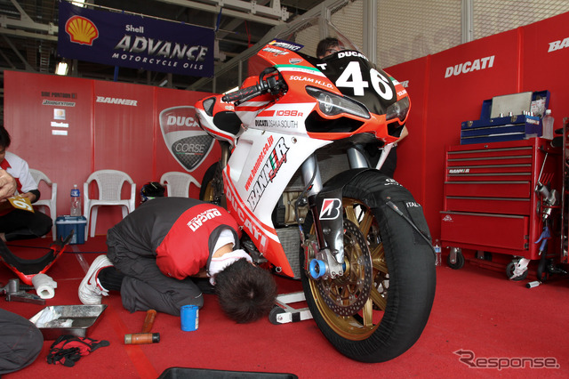 鈴鹿8時間耐久ロードレース2011