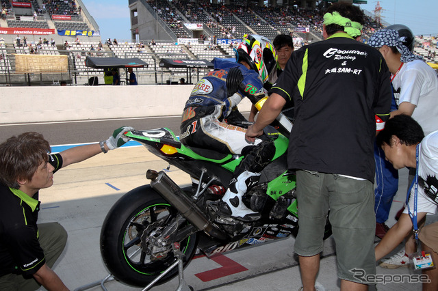 鈴鹿8時間耐久ロードレース2011