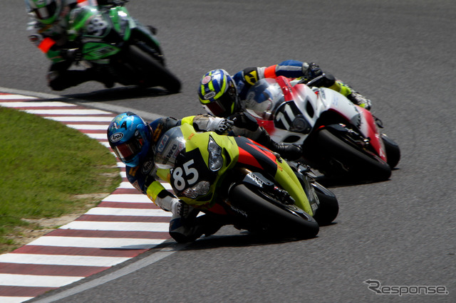 鈴鹿8時間耐久ロードレース2011