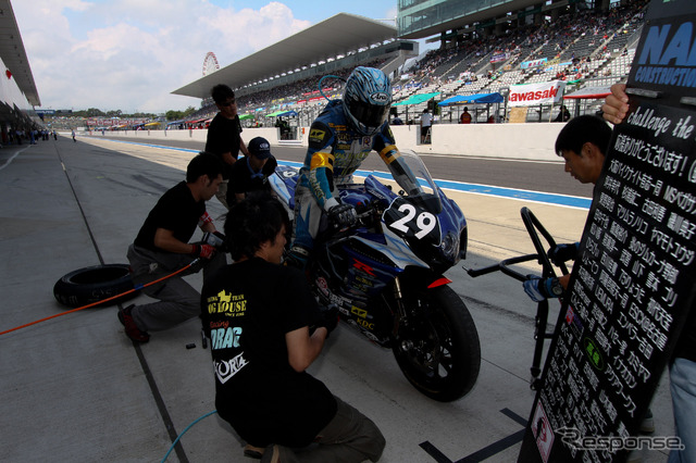 鈴鹿8時間耐久ロードレース2011