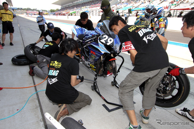 鈴鹿8時間耐久ロードレース2011