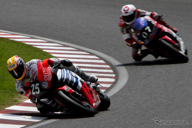 鈴鹿8時間耐久ロードレース2011