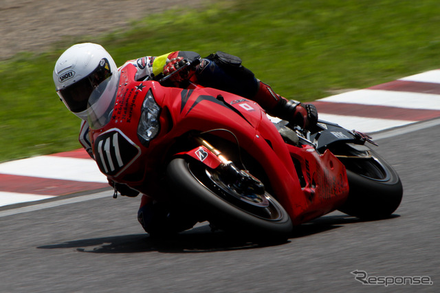 鈴鹿8時間耐久ロードレース2011
