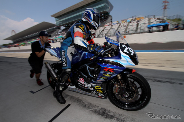 鈴鹿8時間耐久ロードレース2011