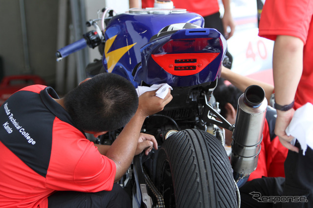 鈴鹿8時間耐久ロードレース2011