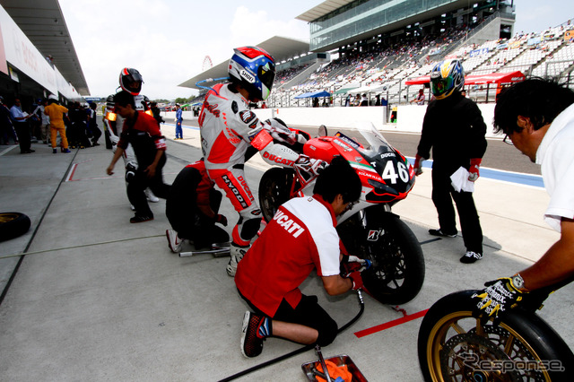 鈴鹿8時間耐久ロードレース2011
