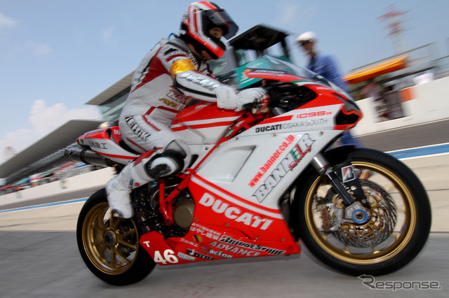 鈴鹿8時間耐久ロードレース2011