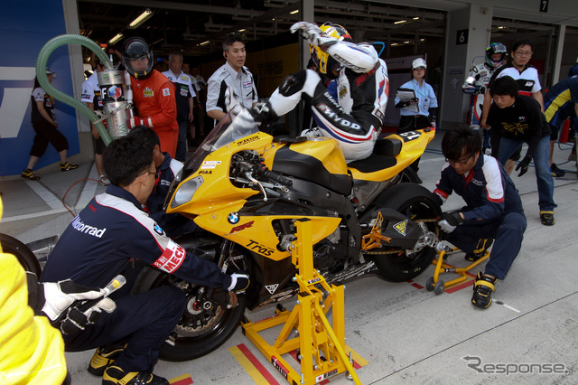 鈴鹿8時間耐久ロードレース2011