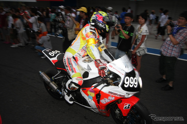 鈴鹿8時間耐久ロードレース2011