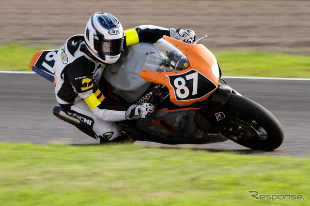 鈴鹿8時間耐久ロードレース2011