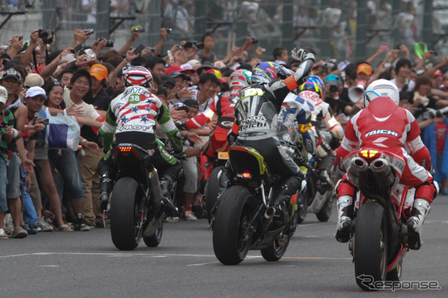 鈴鹿8時間耐久ロードレース2011