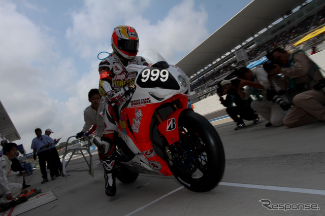 鈴鹿8時間耐久ロードレース2011