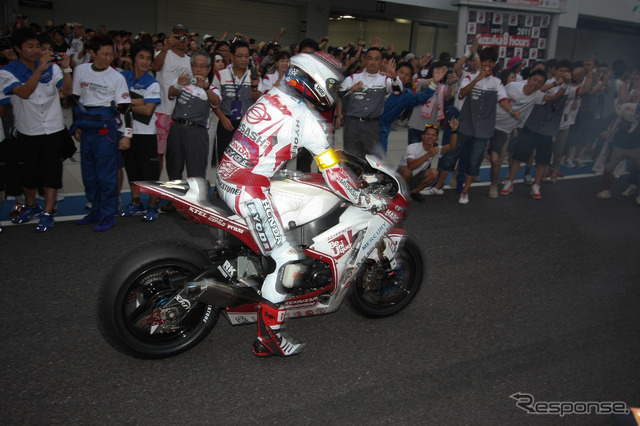 鈴鹿8時間耐久ロードレース2011