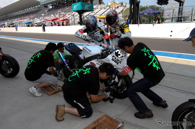 鈴鹿8時間耐久ロードレース2011