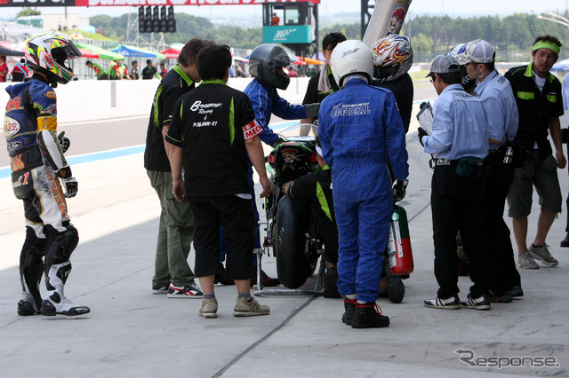 鈴鹿8時間耐久ロードレース2011