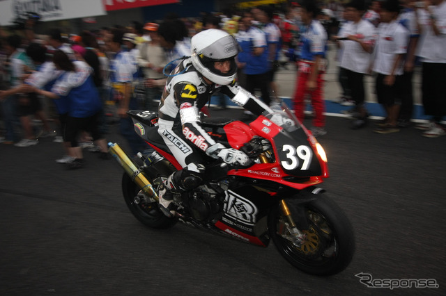 鈴鹿8時間耐久ロードレース2011