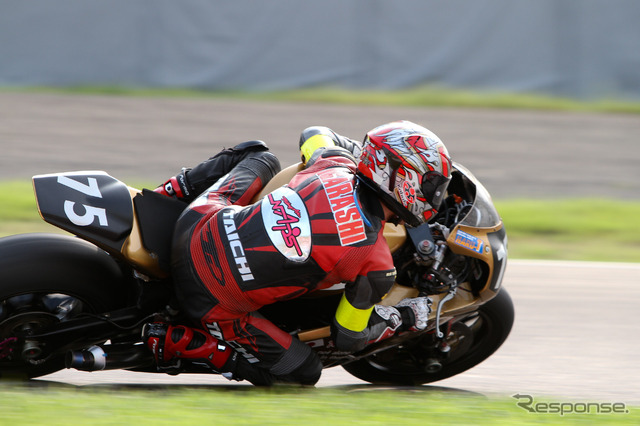 鈴鹿8時間耐久ロードレース2011