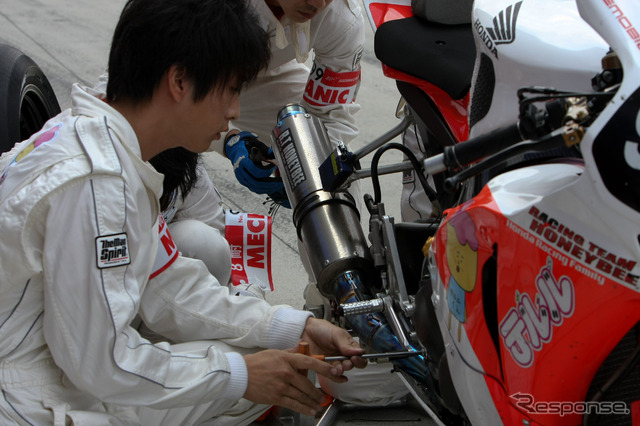 鈴鹿8時間耐久ロードレース2011