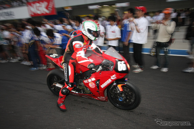 鈴鹿8時間耐久ロードレース2011