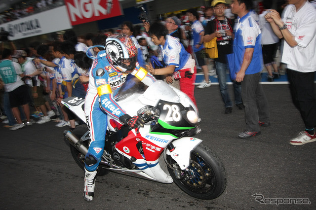鈴鹿8時間耐久ロードレース2011