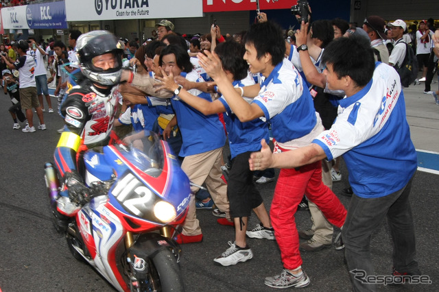 鈴鹿8時間耐久ロードレース2011