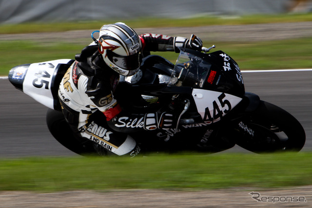 鈴鹿4時間耐久ロードレース2011
