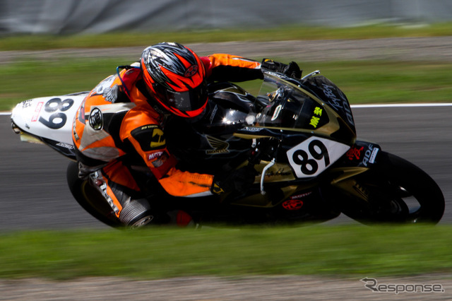 鈴鹿4時間耐久ロードレース2011