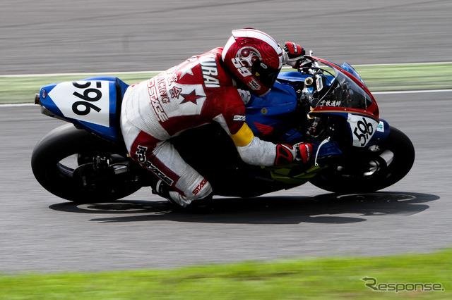 鈴鹿4時間耐久ロードレース2011