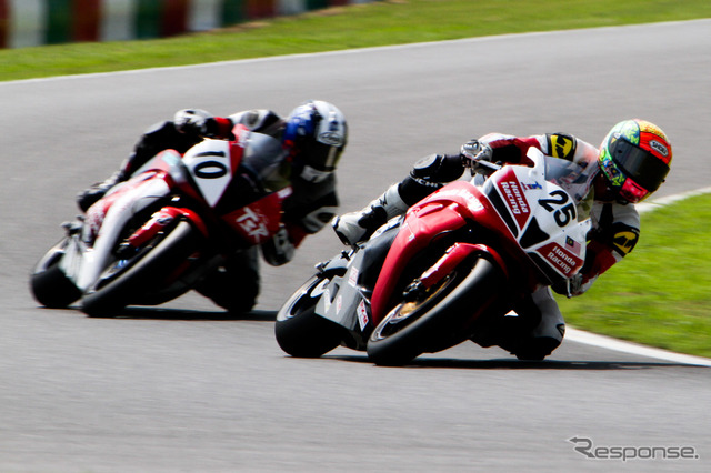 鈴鹿4時間耐久ロードレース2011