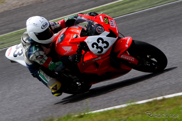 鈴鹿4時間耐久ロードレース2011