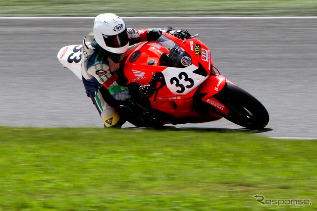 鈴鹿4時間耐久ロードレース2011