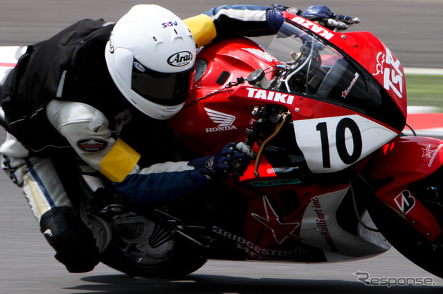 鈴鹿4時間耐久ロードレース2011