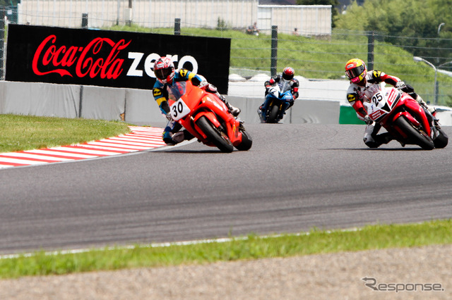 鈴鹿4時間耐久ロードレース2011