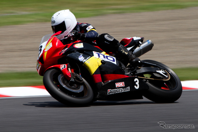 鈴鹿4時間耐久ロードレース2011