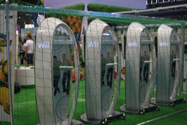 【gamescom 2011】20周年ソニック一色のセガブース、過去のグッズも展示 【gamescom 2011】20周年ソニック一色のセガブース、過去のグッズも展示