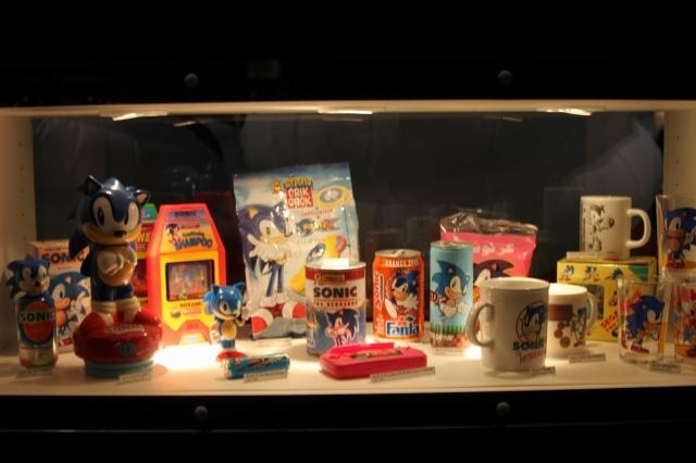 【gamescom 2011】20周年ソニック一色のセガブース、過去のグッズも展示 【gamescom 2011】20周年ソニック一色のセガブース、過去のグッズも展示