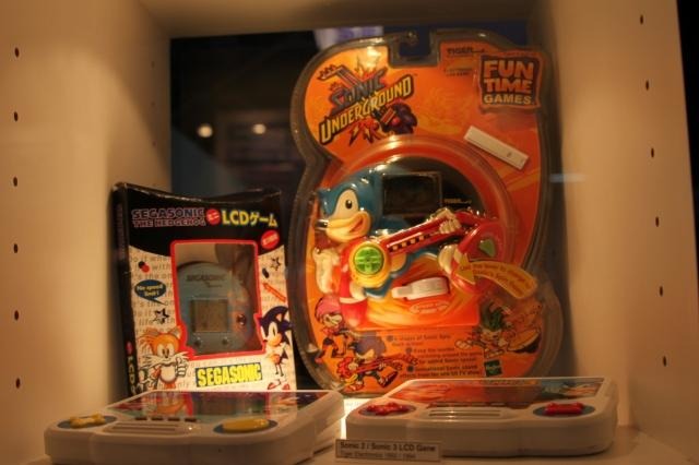【gamescom 2011】20周年ソニック一色のセガブース、過去のグッズも展示 【gamescom 2011】20周年ソニック一色のセガブース、過去のグッズも展示