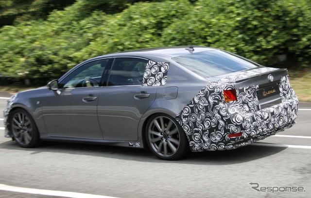 さまざまな擬装が施されたレクサスGS350 プレプロトタイプ