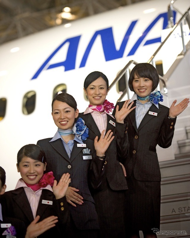 検証飛行で来日した、ANA塗装の、ボーイング社有787ドリームライナー(7月上旬)