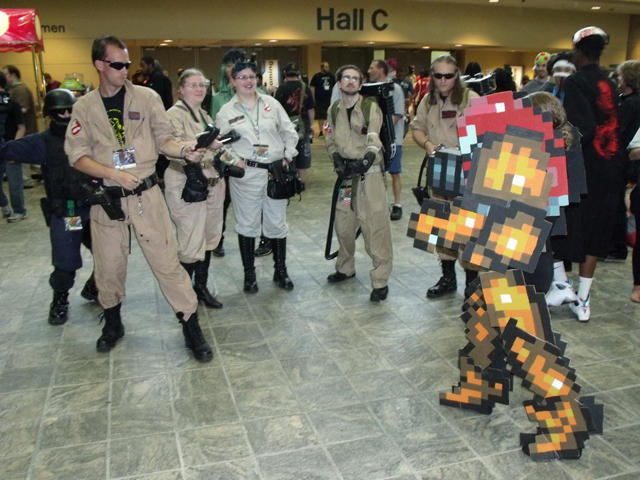 究極の再現度？16-bitな『メトロイド』サムスコスプレ！
