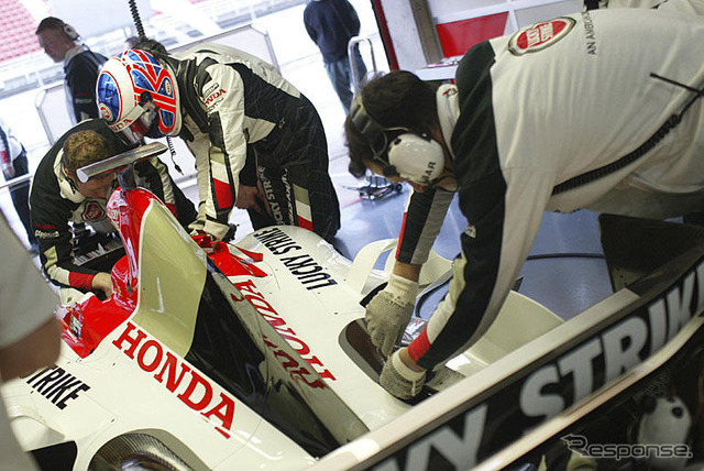 【写真蔵】トップ3撃墜へ……「B・A・R ・ホンダ006」の挑戦