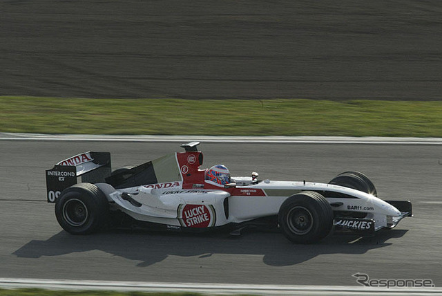 【写真蔵】トップ3撃墜へ……「B・A・R ・ホンダ006」の挑戦