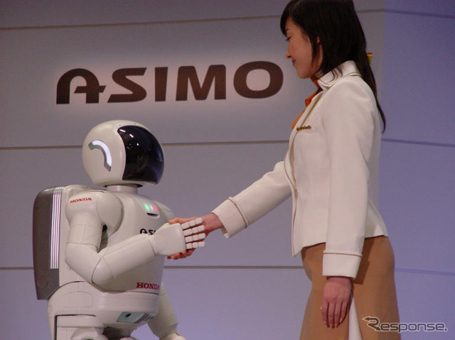 ホンダの二足歩行ロボット「アシモ」