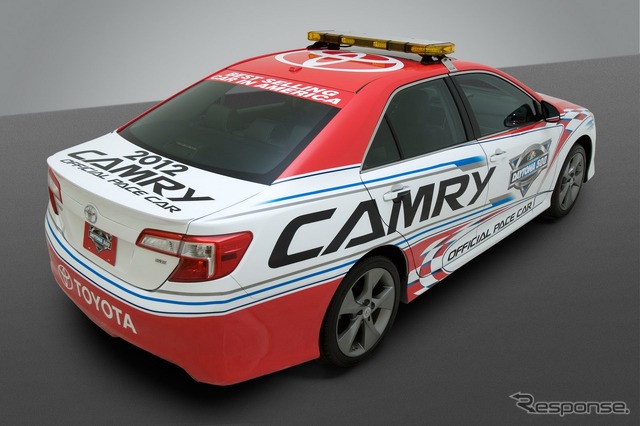 新型カムリのデイトナ500ペースカー
