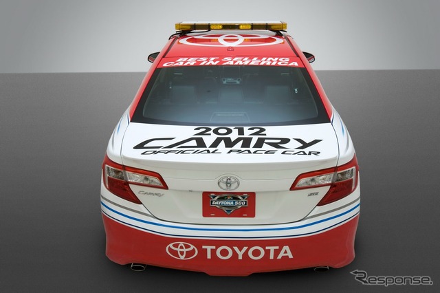 新型カムリのデイトナ500ペースカー