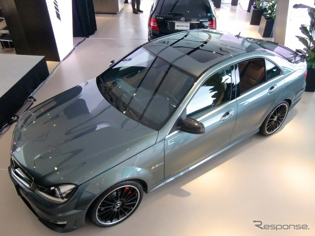 メルセデスベンツ C63AMGセダン