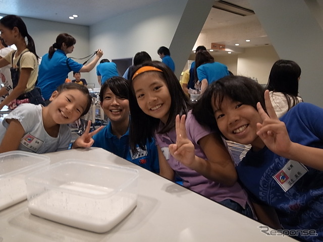住友スリーエム 第16回 3M 夏休み子ども科学実験館のようす