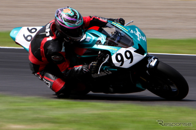 鈴鹿4時間耐久ロードレース2011
